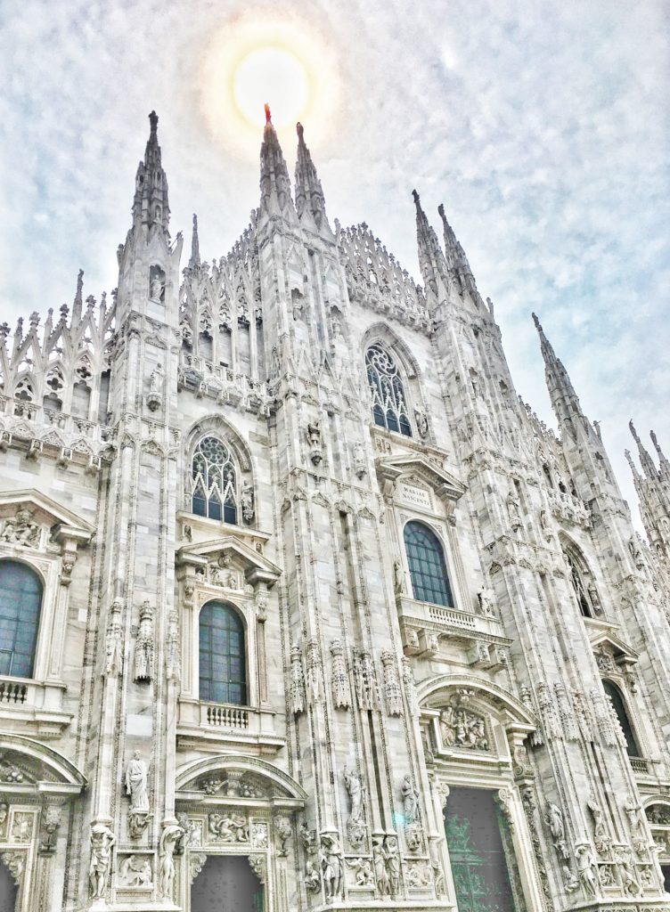 MILAN BUCKET LIST & TRAVEL GUIDE - Duomo di Milano