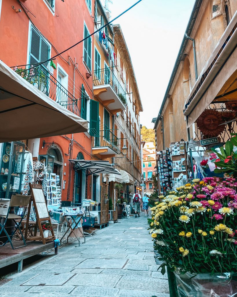 CINQUE TERRE BUCKET LIST & TRAVEL GUIDE: MONTEROSSO AL MARE